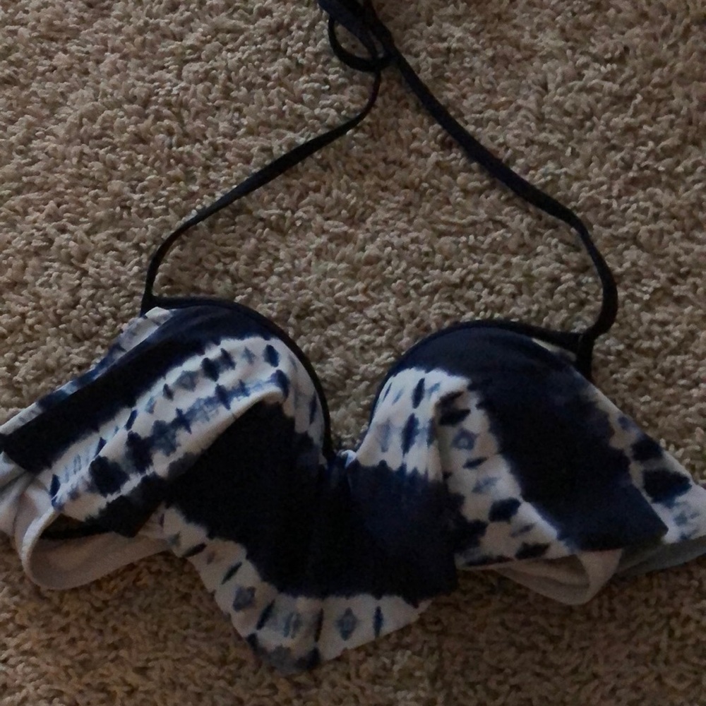 worn a couple times , good condition !